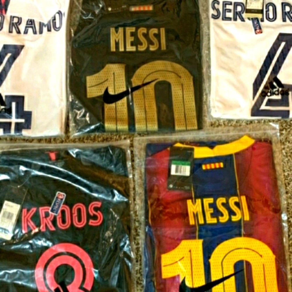 2 Barsa 3 Real Madrid jerseys